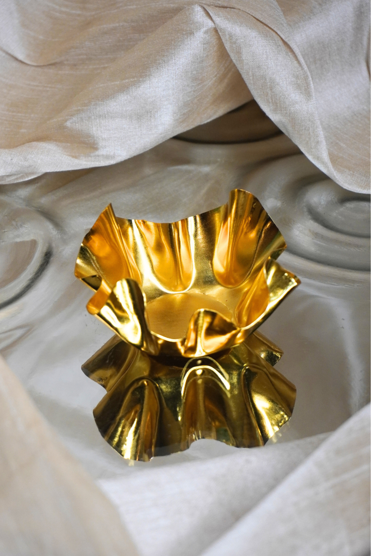 Abstract Swirl- Gold Plated Urli - Set Of 10