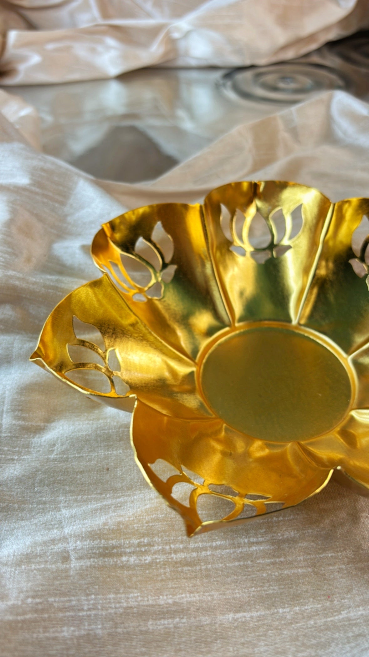 Lotus- Gold Plated Urli - Set Of 10