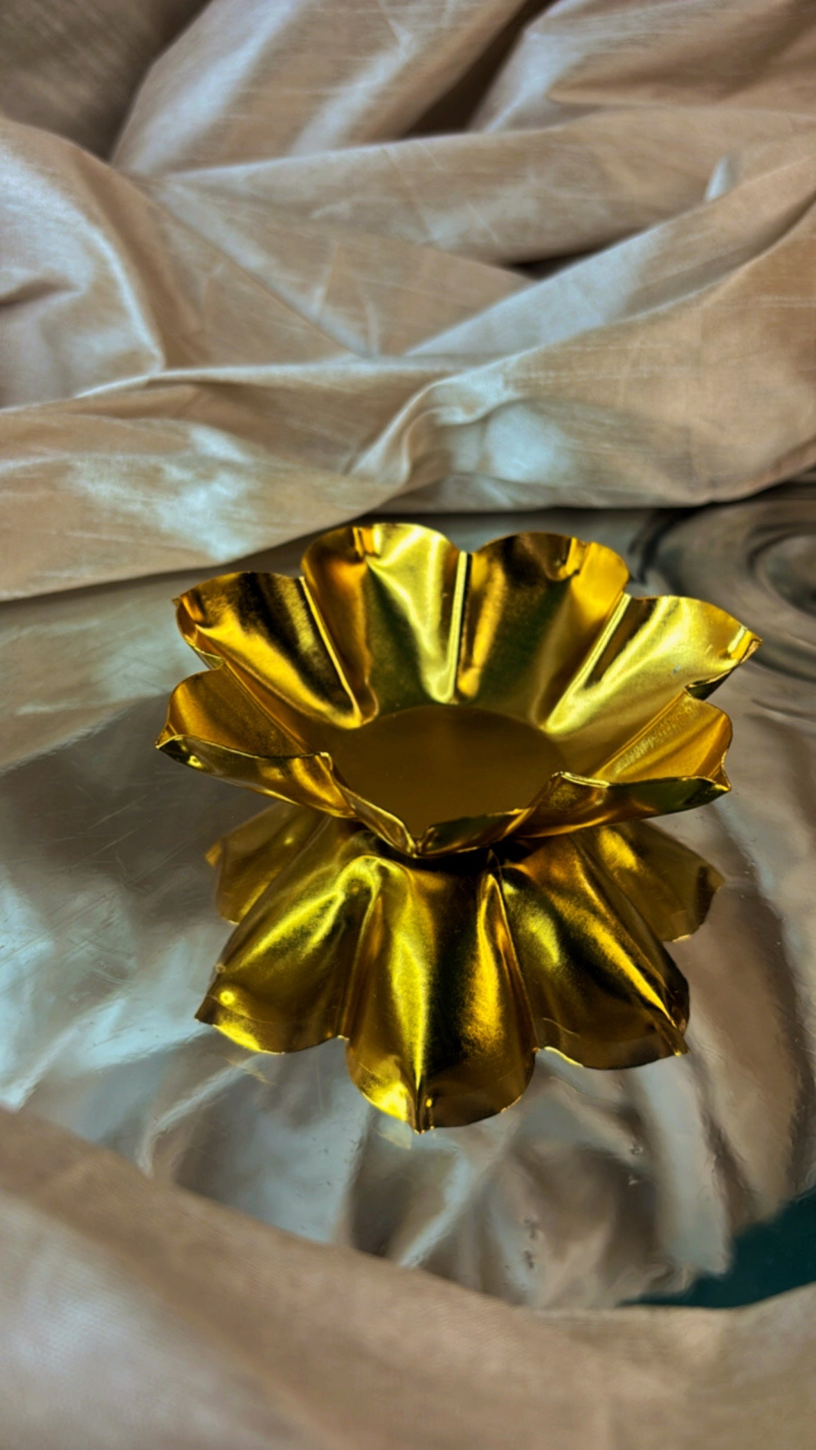 Seven Petal- Gold Plated Urli - Set Of 10