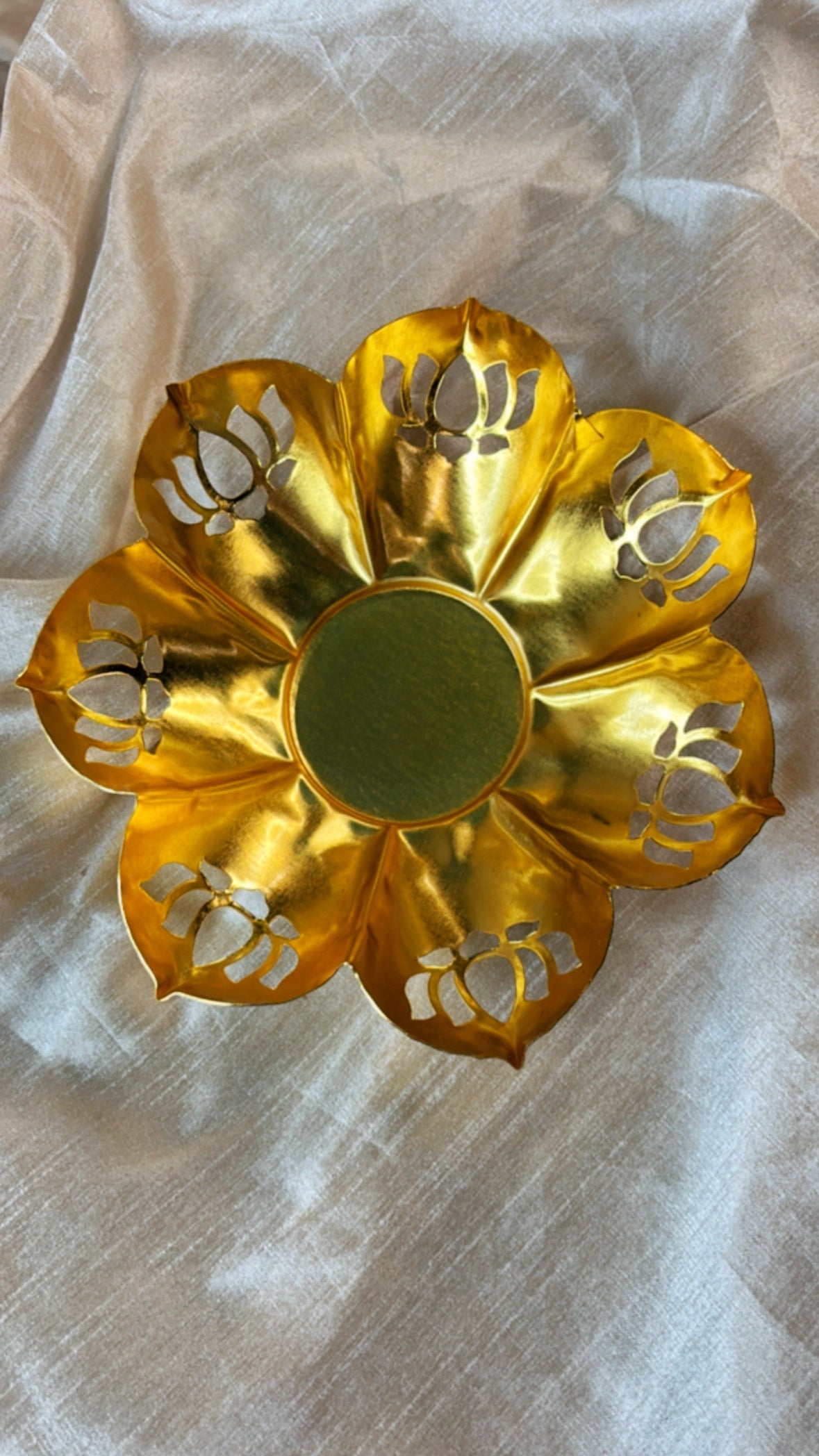 Lotus- Gold Plated Urli - Set Of 10