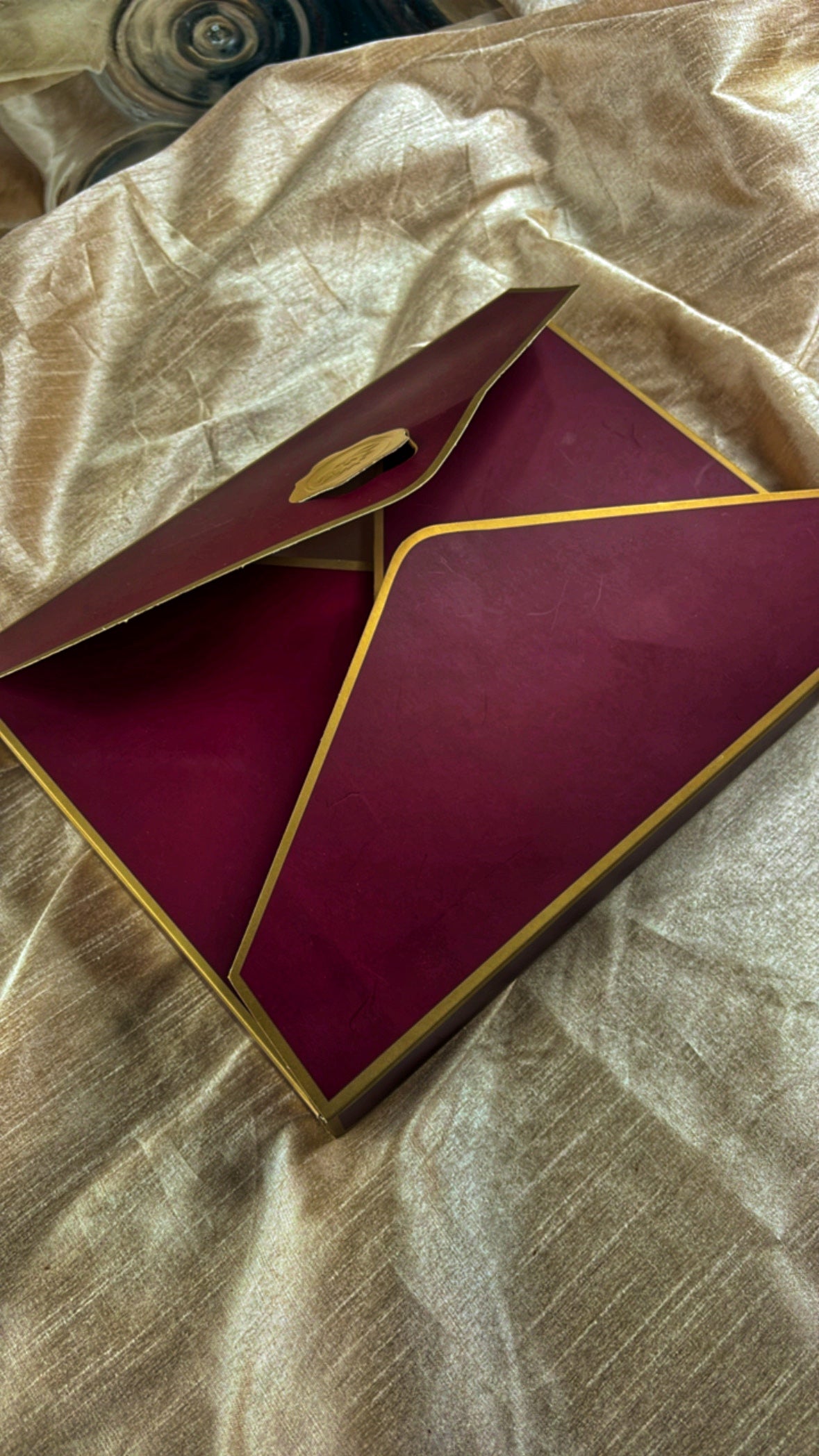 Royal Wine Gift Box – Set of 10