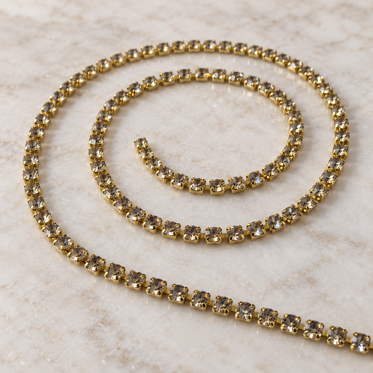 Sparkling Golden Rhinestone Chain (1 Meter)