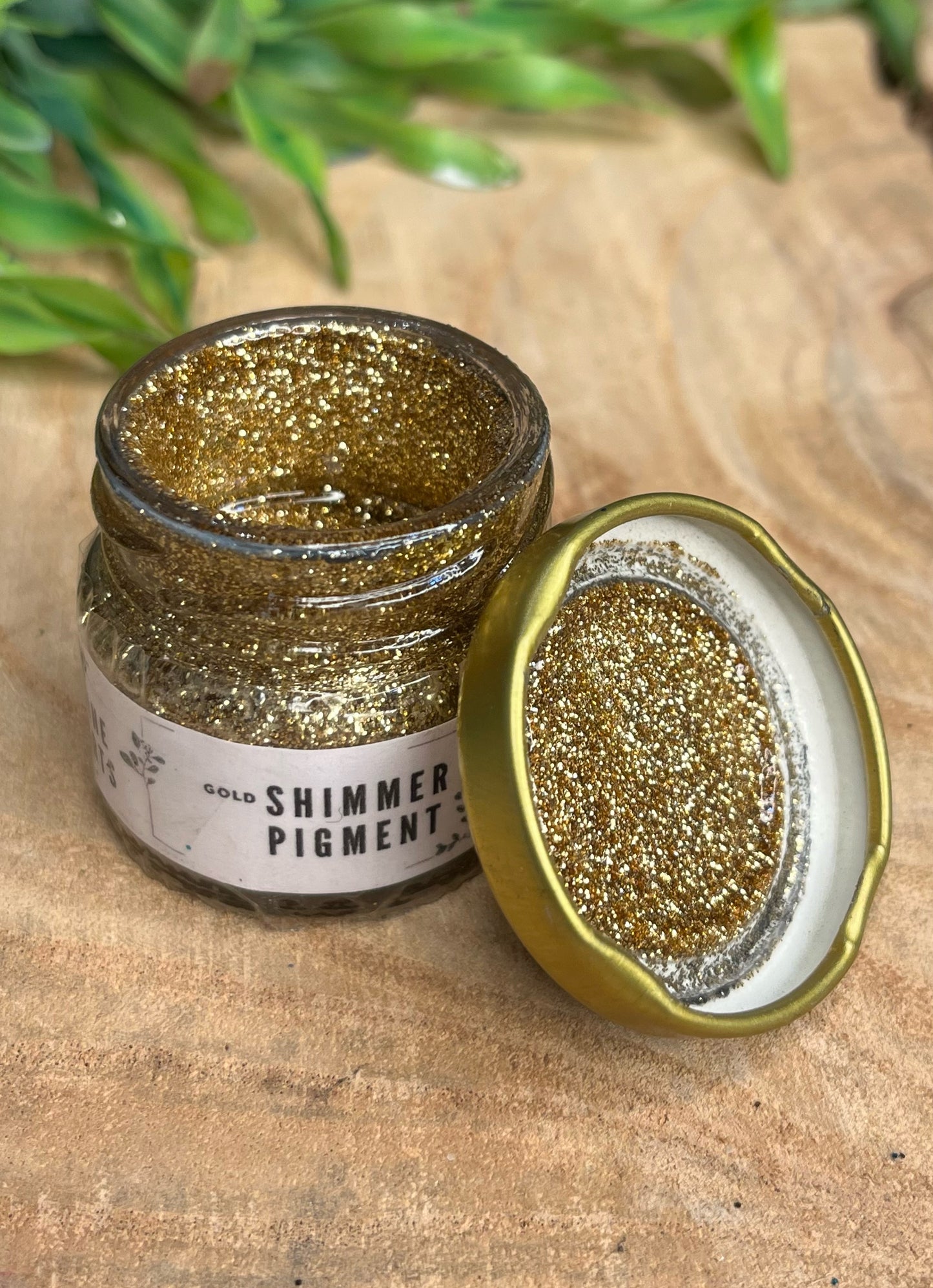 Gold shimmer Pigment