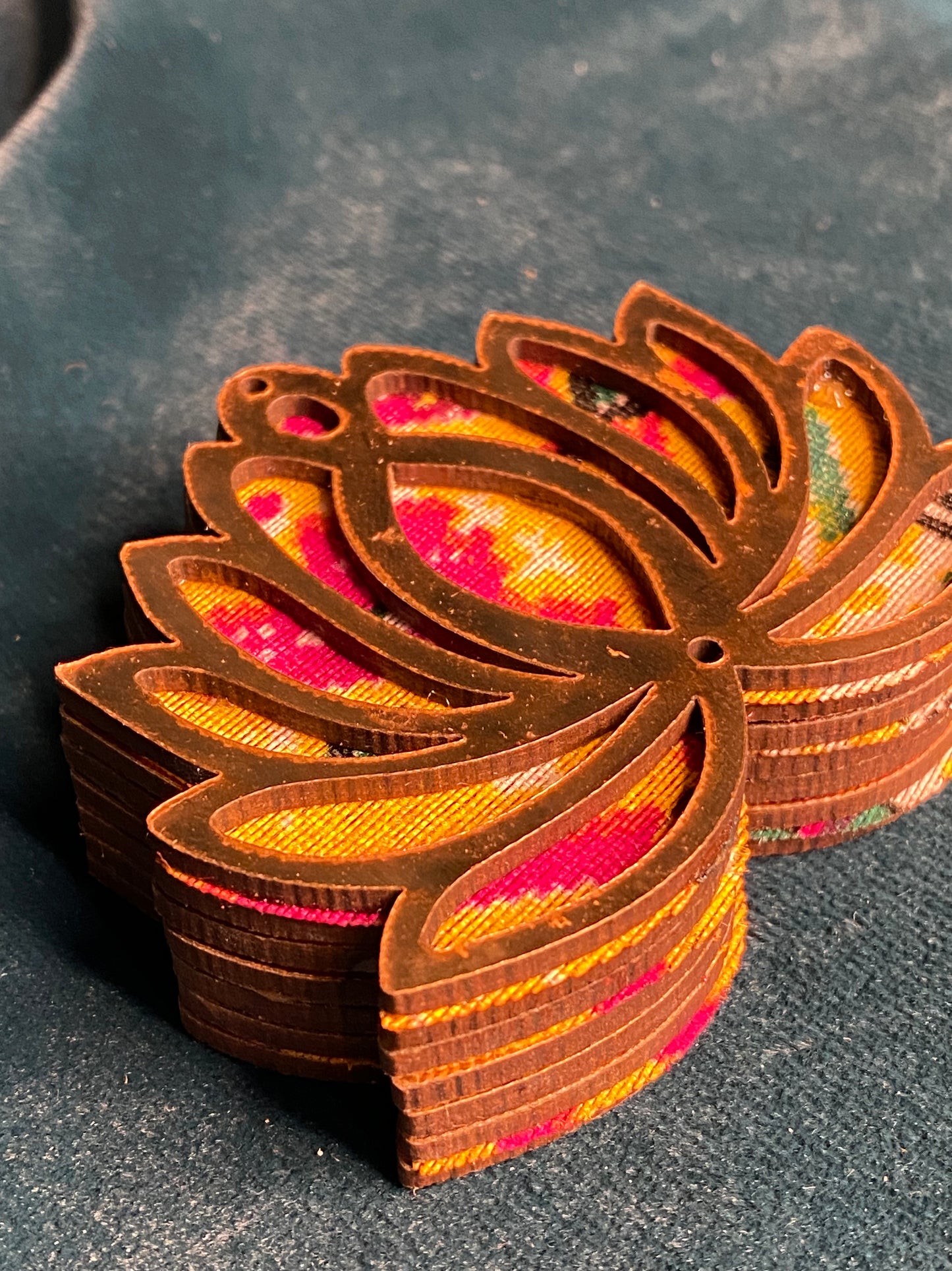 Acrylic Lotus with Cloth Patchwork (SET OF 5)