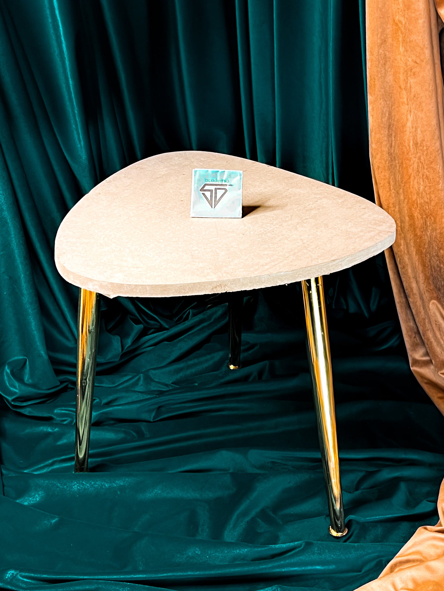 Triangle Table + 2:1 Resin Hardner- 300gm