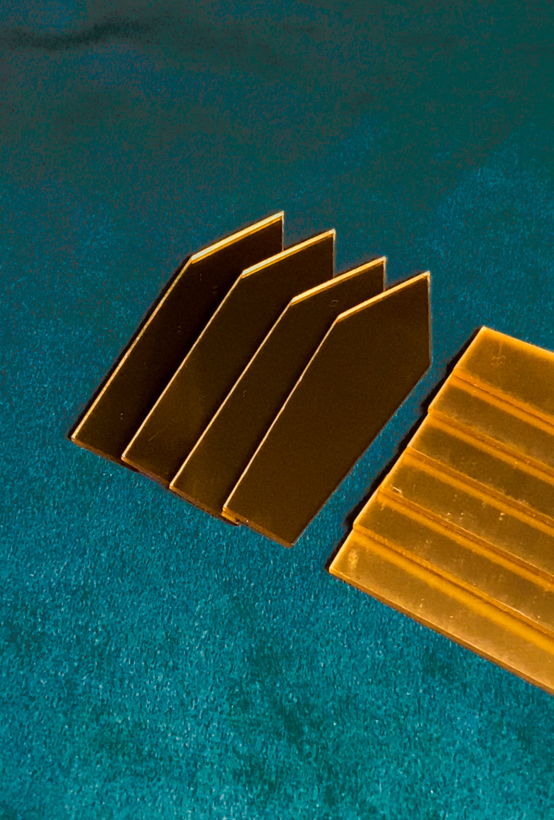 Clock side sticks (golden)