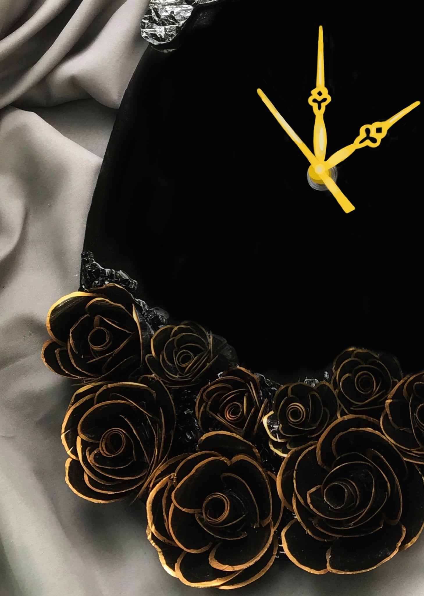 Resin Art Clock Design With Flowers: Stunning DIY Floral Timepieces