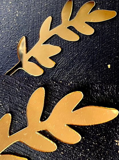 Golden Leaf-Shaped Acrylic Structure Set of 5