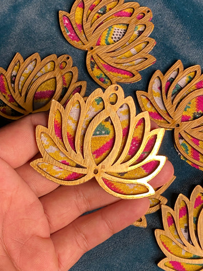 Acrylic Lotus with Cloth Patchwork (SET OF 5)