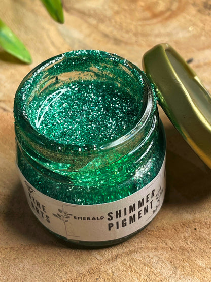 Emerald shimmer pigment