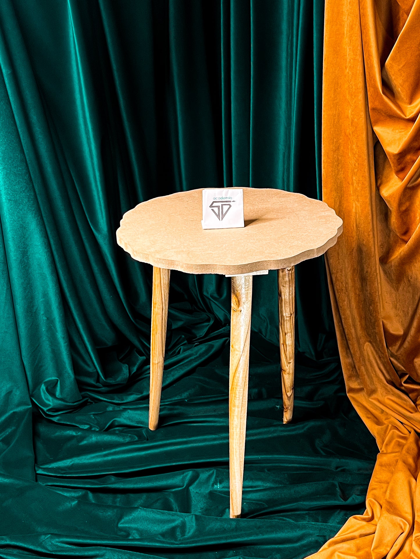 Pebble Table