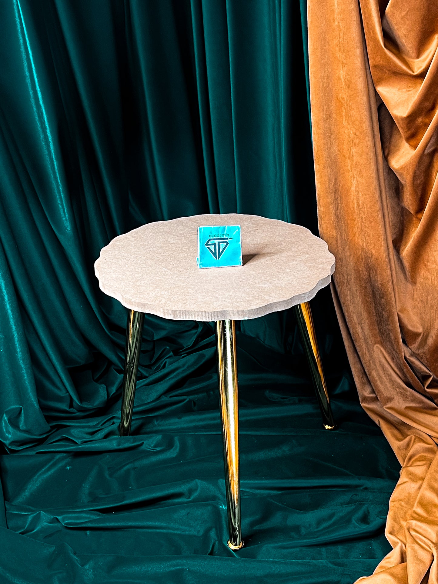Pebble Table