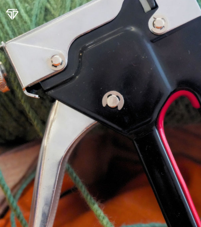 Staple Gun with Pins